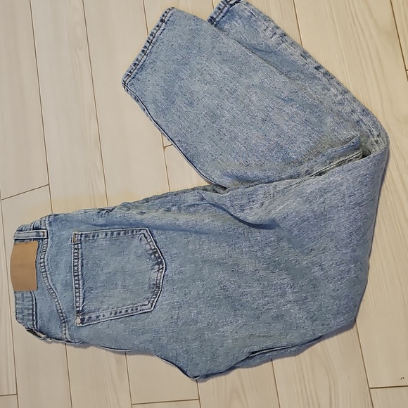 H&M Womens Size 6 Mom Jeans Denim High Waist - Picture 2 of 6